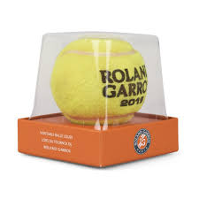 Equipped with a rubber core, it guarantees a quality bounce even after several hours of play. Roland Garros French Open Roland Garros Tournoi 2019 Tennis Ball Multicolour Private Sport Shop