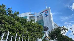 蘋果日報和壹傳媒兩高層保釋被拒 8月再提訊 香港警方拘捕5名壹傳媒集團高層後，19日壹傳媒行政總裁張劍虹及《蘋果日報》總編輯羅偉光案件提堂， 兩人申請保釋遭拒，8月再提訊。 同案的《蘋果日報》副社長陳沛敏、壹傳媒營運總裁周達權和「蘋. å£¹å‚³åª'é«˜å±¤å¼µåŠè™¹åŠç¾…å‰å…‰è¢«æŽ§é•åœ‹å®‰æ³•æ˜Žæå ‚ æœ¬åœ° å•†æ¥­é›»å°881903