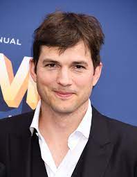 Born christopher ashton kutcher on february 7, 1978, in cedar rapids, iowa, ashton kutcher started out as a model, later becoming a popular actor and successful producer. Ashton Kutcher Steckbrief Bilder Und News Web De