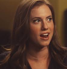 darcellabelmonte: A homeless crackhead probably...