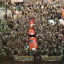 Voz, guitarra, mandolin, fretless, monotron synth, daff. Mille Miglia 1954 Wikipedia