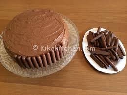Torta Smarties E Togo Con Crema Alla Nutella Kikakitchen Ricetta Ricette Dolci Dolci Torte Di Compleanno Con Caramelle