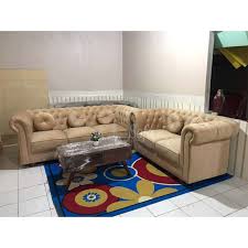 Sofa ruang tamu modern dan klasik produksi jepara, kami menyediakan berbagai macam kebutuhan furniture atau mebel yang memudahkan anda untuk berbelanja secara online dan tentunya terpercaya. Jual Sofa Ruang Tamu Modesty 32 Seater Kancing Meja Retro Blotic Terbaru Juni 2021 Blibli