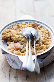 Rhabarber Apfel Crumble Rezept Apfel Crumble Rhabarber Lebensmittel Essen
