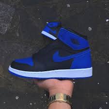 Jordan 1 Mid Se White Black Royal Gs Royal Blue Jordan 1 S In Gs Sizes Online Now Men S Sizes Coming Next Week Women Trends In 2020 Nike Shoes Blue Royal Blue Sneakers Fashion Shoes Sneakers