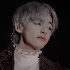 Discover 8 Smirk thread and kim taehyung ideas