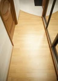 ما الكلمة القيام به في الردهة أي طابق من الأفضل القيام به في الرواق بلاط السيراميك الطبيعي