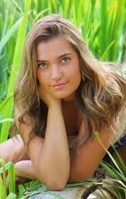 Donna Tomasek's Instagram, Twitter & Facebook