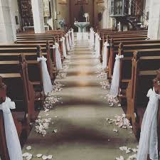 Church Decoration Wedding With Flower Petals Iglesias Boda Boda Iglesia Decoracion Decoracion Bodas