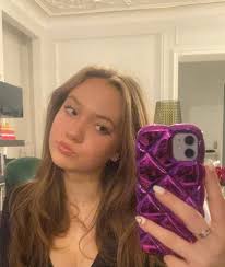 Hey, my name is Kira Donovan and I recently got accepted into Hogeschool  Utrecht. I'm looking for a room or studio for rent for €550 or less per  month. I'm a laid-back