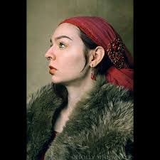 Holly Shoemaker's Instagram, Twitter & Facebook