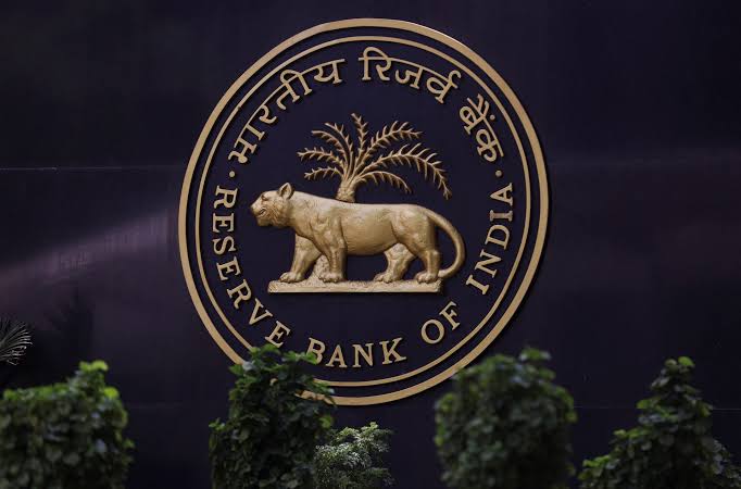 India's FX reserves drop $9 billion to about $689 billion, reflecting  tariff-driven rupee defence | Reuters