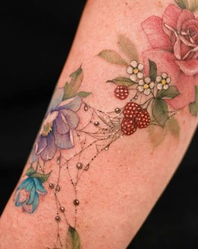 Spiderweb and dew drop💕💧 @tattooist_silo . . . . . . #spiderweb #spiderwebtattoo #berrytattoo #dewdrops #거미줄타투 #물방울타투 #하박타투 #singaporetattoo #singaporetattoos #forearmtattoo #seoultattoo #koreatattoo #딸기타투