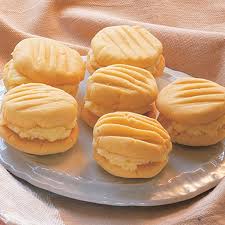 A Variation On The Melting Moment With A Lovely Sweet Custard Flavoured Filling Welsh Cakes Recipe Kiwi Recipes Biscuit Recipe