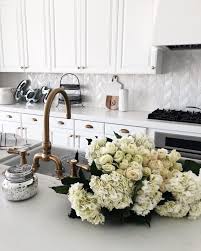 Inspiration, advice, and all of your wedding etiquette questions answered right this way. Stylin Aylin Home Tour Stylin By Aylin Sleek Kitchen Decor Home