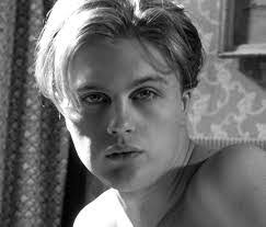 Eva Lapierre's Instagram, Twitter & Facebook