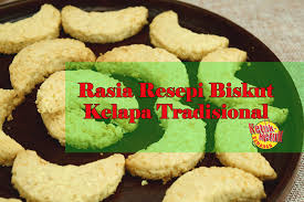 Bila air mendidih dan masak, masukkan gula. Resepi Biskut Kelapa Kering Sukatan Cawan