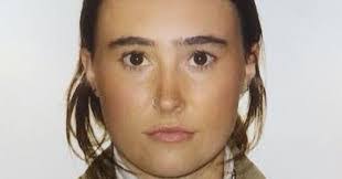 Laura Wain's Instagram, Twitter & Facebook