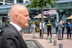 Her current spouse is bert wijbenga , alderman in rotterdam. Hoe De Crisis Rond Feyenoord Ajax Bezworen Werd Bert Dan Moet Je De Wedstrijd Verbieden Foto Ad Nl