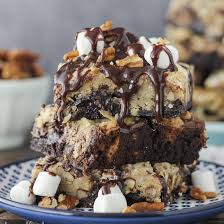 Assuming the 9 by 13 inch pan has sides about 2 inches high, it can hold a volume of 14 to 15 cups. 20 Dessert Wonders Made In A 9x13 Pan