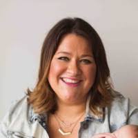 Lora Morgan's Instagram, Twitter & Facebook