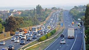 Fehér suzukit keres a rendőrség. Sulyos Baleset Miatt Lezartak Az M7 Est Tobb Kilometeres A Dugo 24 Hu