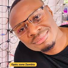 Candy Moses's Instagram, Twitter & Facebook