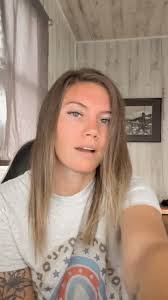 Chloe Dailey's Instagram, Twitter & Facebook