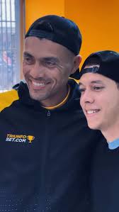 🤩 Cuando la suerte está de tu lado… 👏🍀 🎁 ¡Premiamos tu fidelidad! Miguel  Moncada, ABONADO de la Sur, respondió a la suerte y se convirtió en el  feliz ganador del viaje