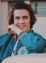 Next class is a canadian teen drama television series set in the degrassi universe, which was originally created by linda schuyler and kit hood in 1979. Charlie Gillespie Imdb