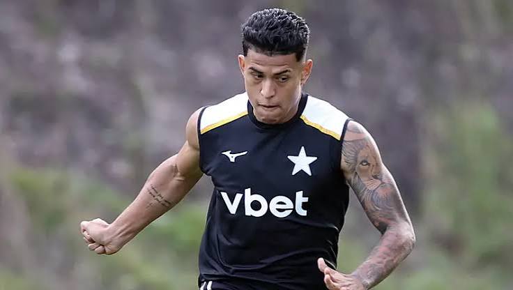 Matheus Martins &eacute; reprovado nos exames m&eacute;dicos do D&iacute;namo Moscou e volta ao Botafogo | Fog&atilde;oNET
