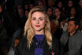 Frances bean cobain on life after kurt's death: Frances Bean Cobain Sings Sad Song That Sounds Like It S About Kurt Cobain Frances Bean Cobain Sings Sad Song That Sounds Like It S About Her Dad Spin