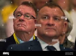 Hendry left hi-res stock photography and images