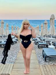 Maybe you would like to learn more about one of these? Jessica Alves Models A Swimsuit At A Beach In Turkey After Gastric Sleeve Surgery Oltnews