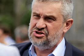 Sondaż: PiS 37 proc., KO 31 proc. Trzecia Konfederacja