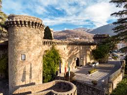 La propiedad se encuentra a 20 minutos a pie del centro de la ciudad. Que Hacer En Jarandilla Paradores De Turismo