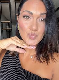 Da li je neka žena čitala knjigu: Žene koje trče s vukovima? Evo jednog  dela koji mi se dopao: 🌑 Priča o La Lobi, ženi koja skuplja kosti U  pustinji, daleko od