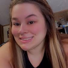 Peggy Bragg's Instagram, Twitter & Facebook