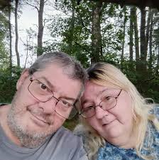 Gwen is a terrible liar, telling Sarah that her and Xander are back  together. Sarah knows that's not true!