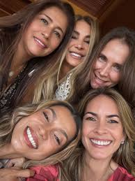 Hoy cumple 40 años la niña que un día me robó el corazón y que hoy sigue  siendo una parte inmensa de mi vida. No fui su mamá, pero la vida me