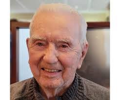 Ian Ponton's Instagram, Twitter & Facebook