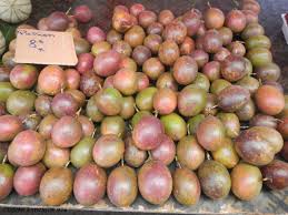 Fruits De La Passion Ou Grenadines Paysage Reunion Ile De La Reunion Volcan Reunion