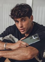 Rene Katz's Instagram, Twitter & Facebook