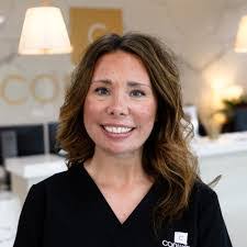 Lisa Speer's Instagram, Twitter & Facebook