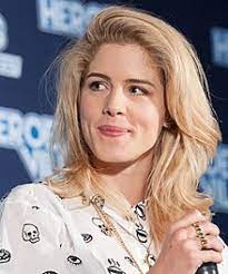 She is known for her role as felicity smoak on the cw series arrow, her first television credit. Emily Bett Rickards Wikidata