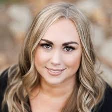 Holly Ostendorf's Instagram, Twitter & Facebook