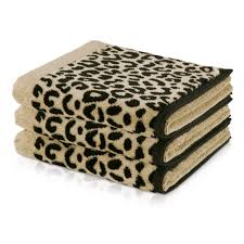(you can learn more about our rating system and how we pick each item here.). Safari Border Sand Black Large Bath Towel Patterned Towels Fishpools