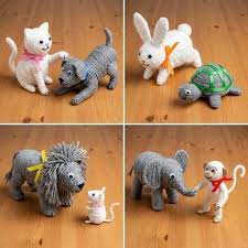 ‪A charming collection of handmade yarn animals caught in playful moments!  🧶🐾 These adorable DIY crafts use simple cardboard and wool to tell sweet  stories of friendship and fun. Perfect for crafting‬‏