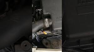 Sekiranya kehadiran minyak, angin atau lainnya dikesan, ini menunjukkan kebocoran telah berlaku. Enjin Perodua Myvi 1 3 Leaking Valve Cover Gasket Youtube