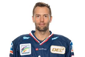 „ich sehe diesen terminstress in der jetzigen situation positiv. Iserlohn Roosters Holen Angreifer Brent Raedeke Aus Mannheim An Den Seilersee Zuruck Eishockey News